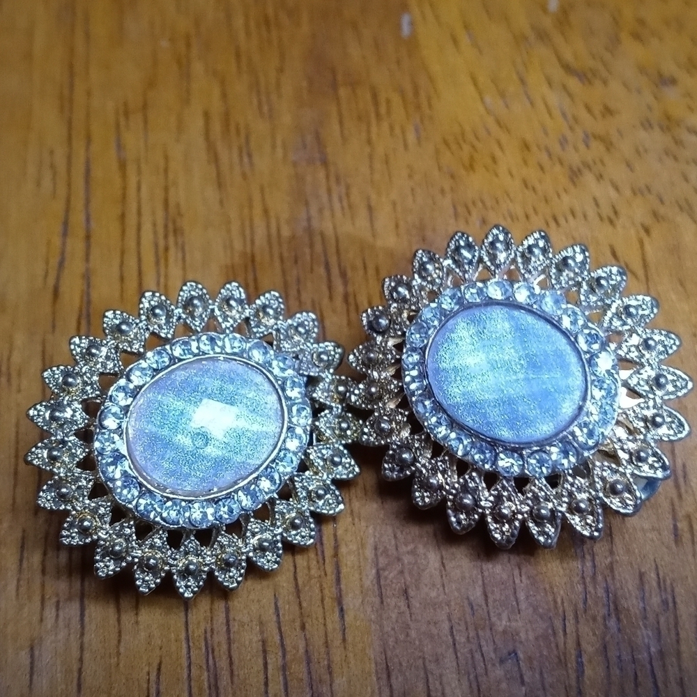 Vintage Clip on filagree earrings